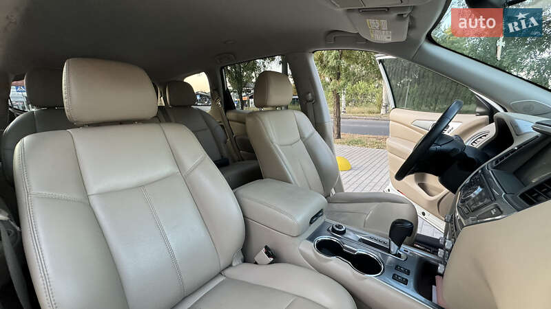 Внедорожник / Кроссовер Nissan Pathfinder 2016 в Каменском