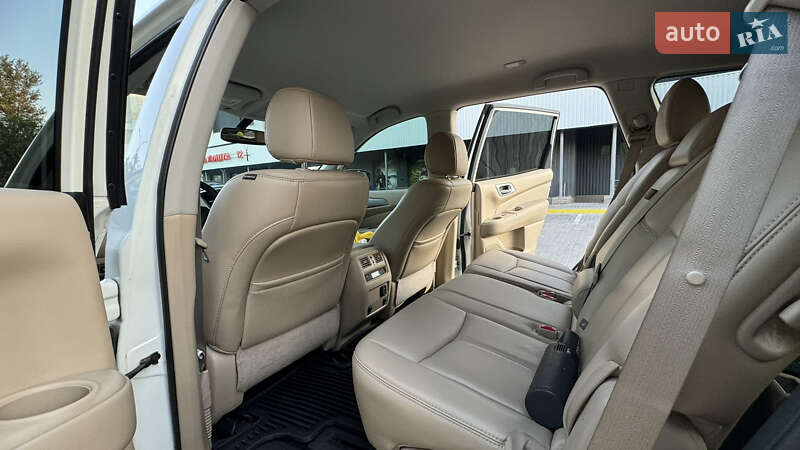 Внедорожник / Кроссовер Nissan Pathfinder 2016 в Каменском