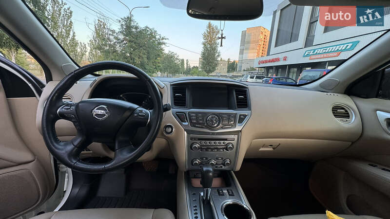 Внедорожник / Кроссовер Nissan Pathfinder 2016 в Каменском