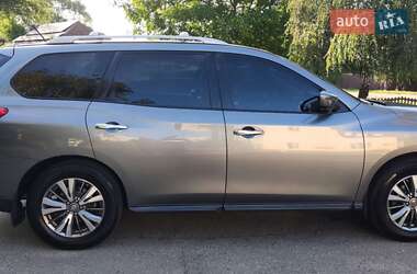 Внедорожник / Кроссовер Nissan Pathfinder 2017 в Харькове