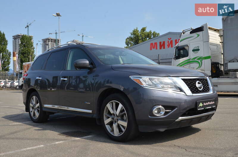 Позашляховик / Кросовер Nissan Pathfinder 2014 в Києві