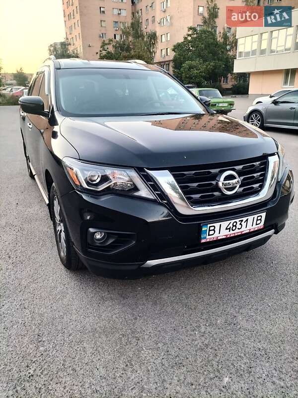 Позашляховик / Кросовер Nissan Pathfinder 2018 в Полтаві