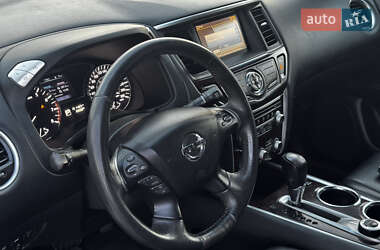 Внедорожник / Кроссовер Nissan Pathfinder 2015 в 