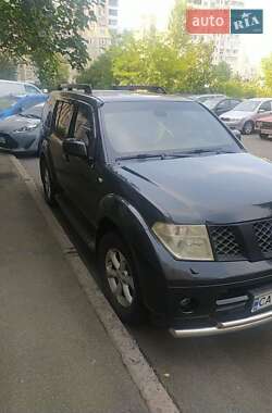 Позашляховик / Кросовер Nissan Pathfinder 2006 в Києві