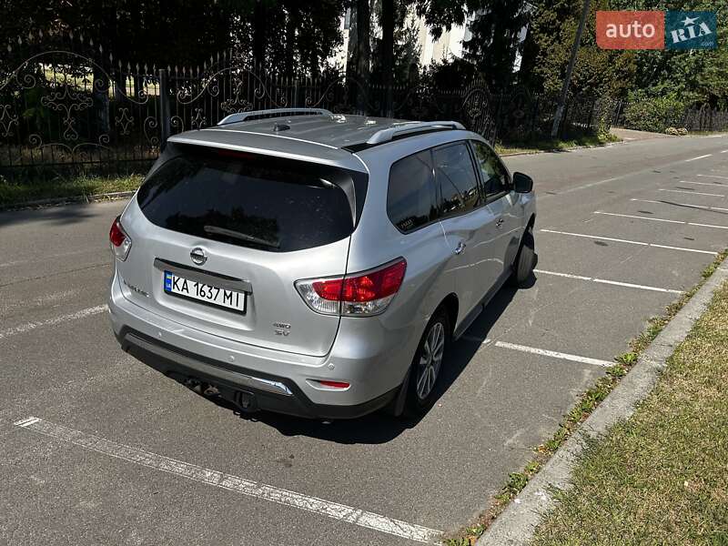 Позашляховик / Кросовер Nissan Pathfinder 2016 в Броварах фото 5 Позашляховик / Кросовер Nissan Pathfinder 2016 в Броварах