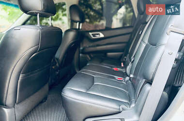 Внедорожник / Кроссовер Nissan Pathfinder 2015 в 