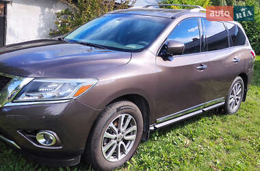 Внедорожник / Кроссовер Nissan Pathfinder 2015 в Шептицькому