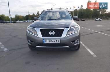 Внедорожник / Кроссовер Nissan Pathfinder 2015 в Днепре