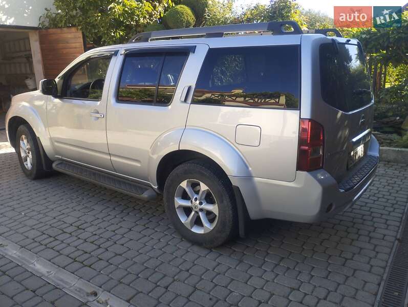 Внедорожник / Кроссовер Nissan Pathfinder 2012 в Львове