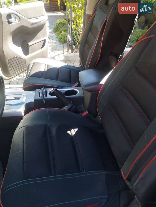 Внедорожник / Кроссовер Nissan Pathfinder 2012 в Львове