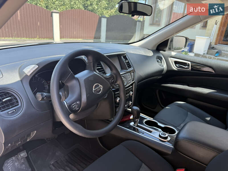 Позашляховик / Кросовер Nissan Pathfinder 2018 в Жовкві