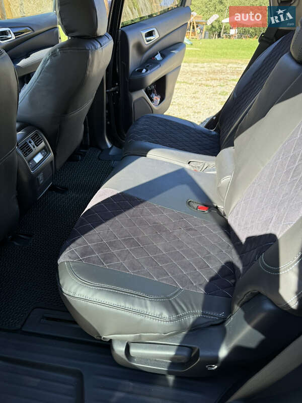 Позашляховик / Кросовер Nissan Pathfinder 2018 в Жовкві