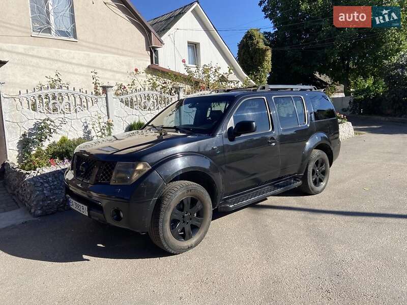 Внедорожник / Кроссовер Nissan Pathfinder 2006 в Александрие