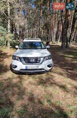 Позашляховик / Кросовер Nissan Pathfinder 2016 в Києві