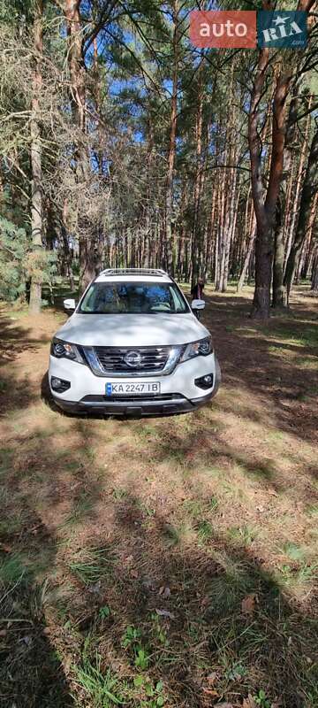 Внедорожник / Кроссовер Nissan Pathfinder 2016 в Киеве фото 26 Внедорожник / Кроссовер Nissan Pathfinder 2016 в Киеве
