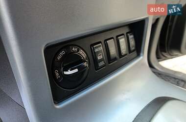 Внедорожник / Кроссовер Nissan Pathfinder 2006 в 