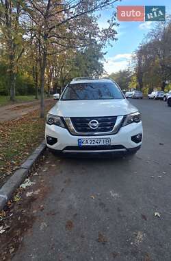 Позашляховик / Кросовер Nissan Pathfinder 2016 в Києві