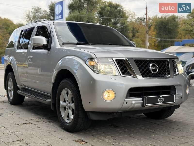 Внедорожник / Кроссовер Nissan Pathfinder 2012 в Днепре