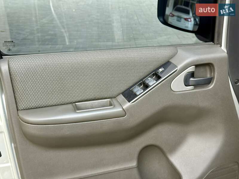 Внедорожник / Кроссовер Nissan Pathfinder 2012 в Днепре