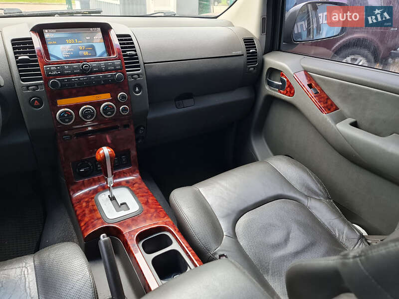 Внедорожник / Кроссовер Nissan Pathfinder 2005 в Киеве