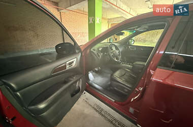 Позашляховик / Кросовер Nissan Pathfinder 2015 в  фото 9 Позашляховик / Кросовер Nissan Pathfinder 2015 в