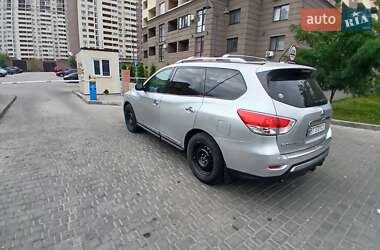 Позашляховик / Кросовер Nissan Pathfinder 2015 в 