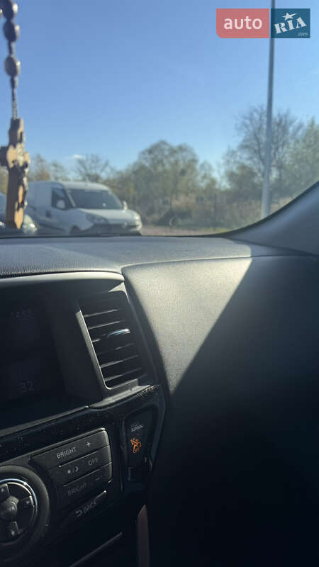 Внедорожник / Кроссовер Nissan Pathfinder 2014 в Стрые фото 15 Внедорожник / Кроссовер Nissan Pathfinder 2014 в Стрые