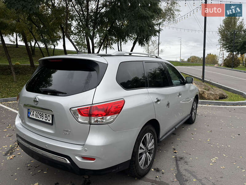 Внедорожник / Кроссовер Nissan Pathfinder 2016 в Киеве