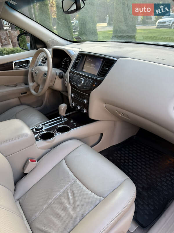 Позашляховик / Кросовер Nissan Pathfinder 2015 в Києві