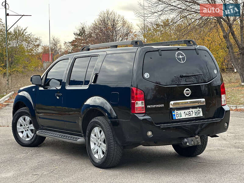 Внедорожник / Кроссовер Nissan Pathfinder 2007 в Днепре