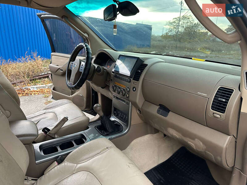 Внедорожник / Кроссовер Nissan Pathfinder 2007 в Днепре