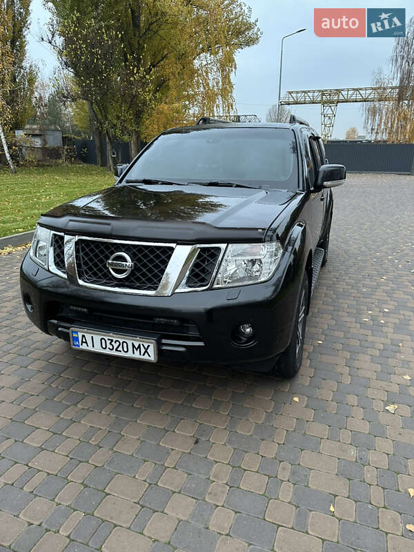 Внедорожник / Кроссовер Nissan Pathfinder 2012 в Броварах