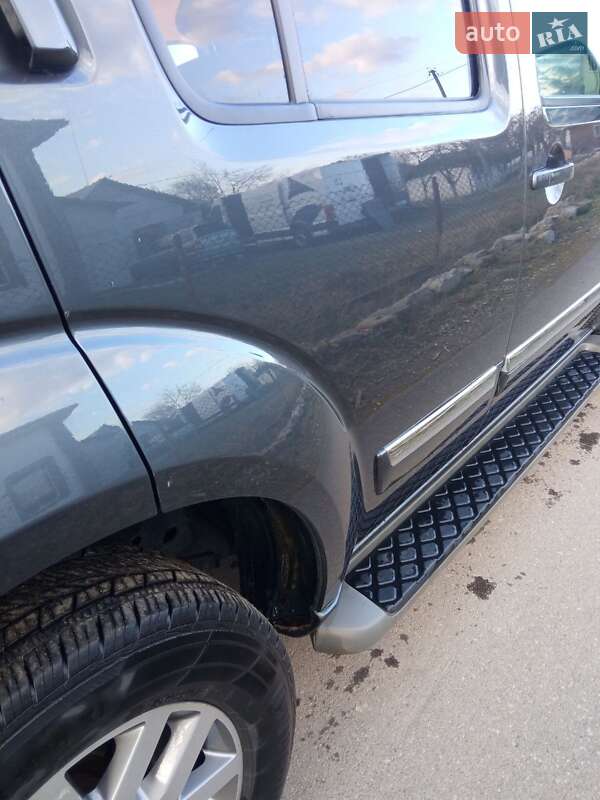 Позашляховик / Кросовер Nissan Pathfinder 2013 в Івано-Франківську