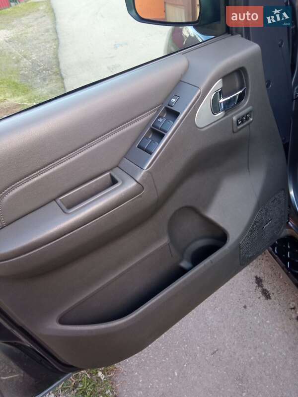 Позашляховик / Кросовер Nissan Pathfinder 2013 в Івано-Франківську