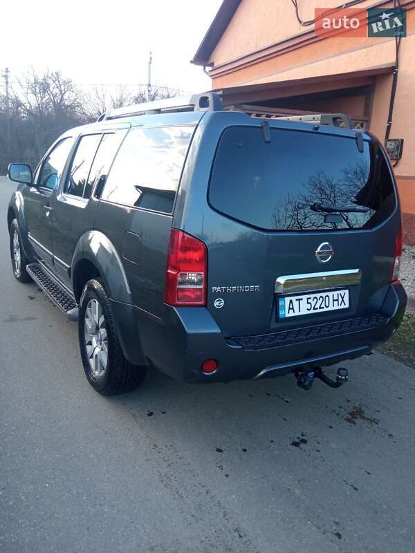 Позашляховик / Кросовер Nissan Pathfinder 2013 в Івано-Франківську