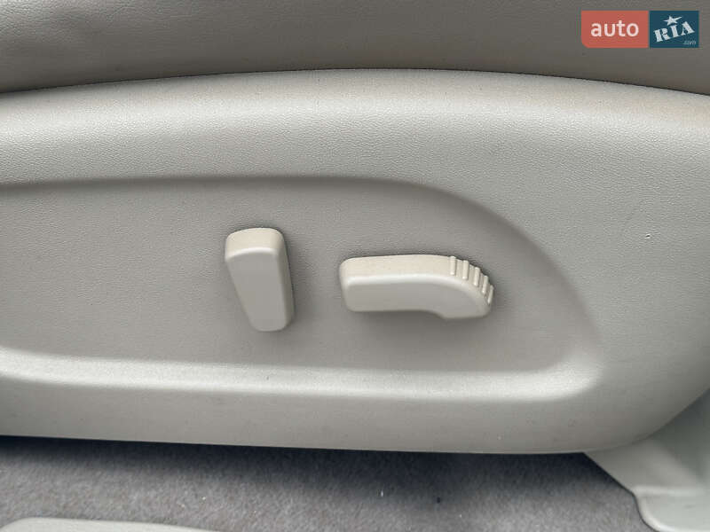 Внедорожник / Кроссовер Nissan Pathfinder 2012 в Киеве фото 42 Внедорожник / Кроссовер Nissan Pathfinder 2012 в Киеве