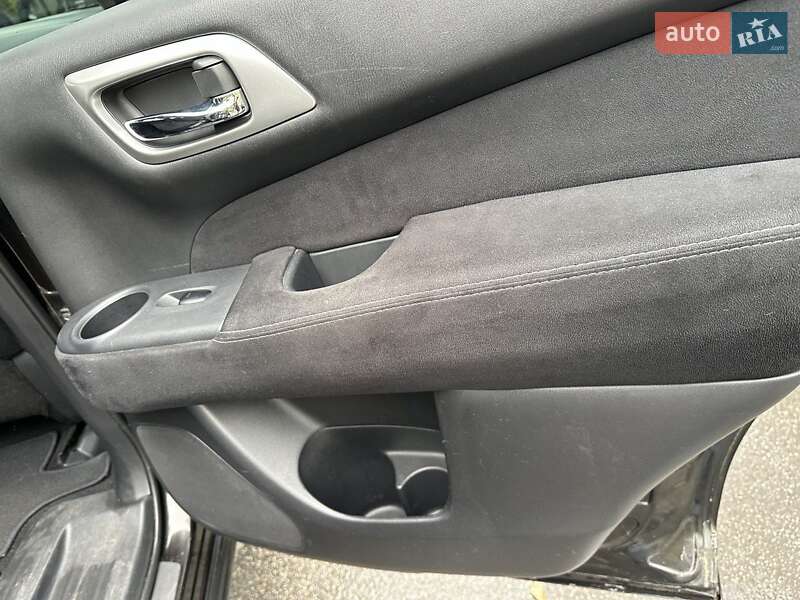 Внедорожник / Кроссовер Nissan Pathfinder 2014 в Чернигове фото 13 Внедорожник / Кроссовер Nissan Pathfinder 2014 в Чернигове