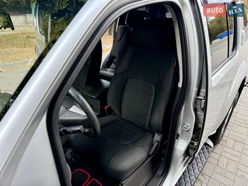 Позашляховик / Кросовер Nissan Pathfinder 2012 в Дніпрі фото 19 Позашляховик / Кросовер Nissan Pathfinder 2012 в Дніпрі