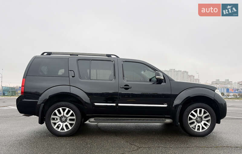 Внедорожник / Кроссовер Nissan Pathfinder 2011 в Киеве