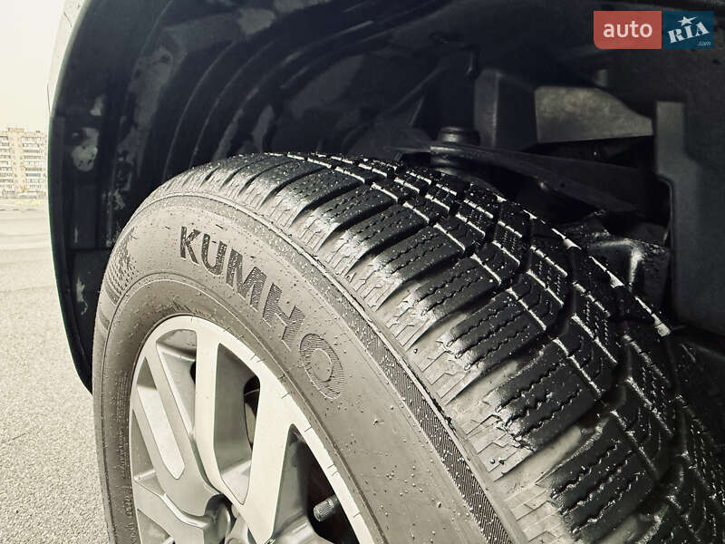 Внедорожник / Кроссовер Nissan Pathfinder 2011 в Киеве