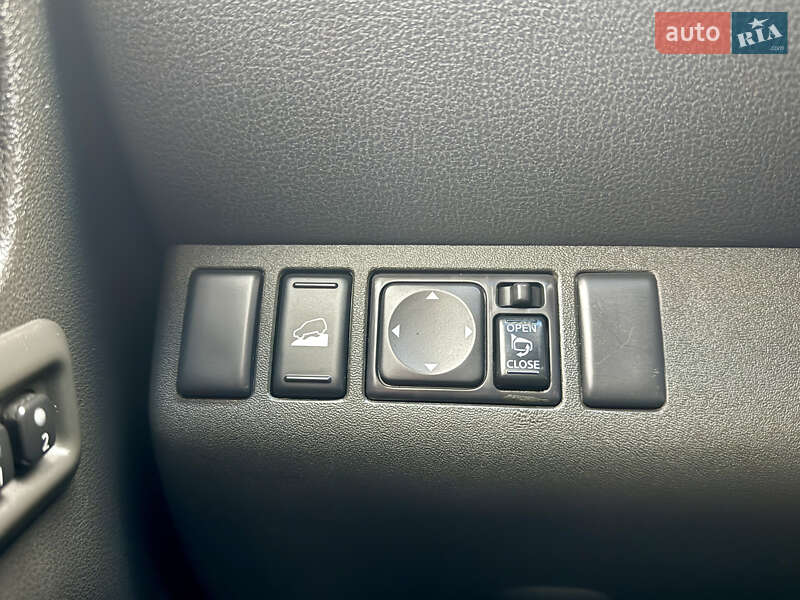 Внедорожник / Кроссовер Nissan Pathfinder 2011 в Киеве