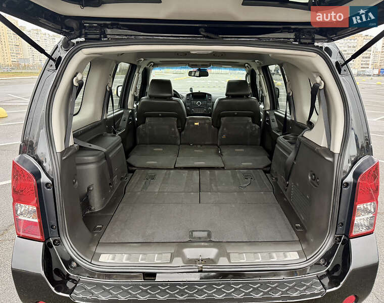 Внедорожник / Кроссовер Nissan Pathfinder 2011 в Киеве