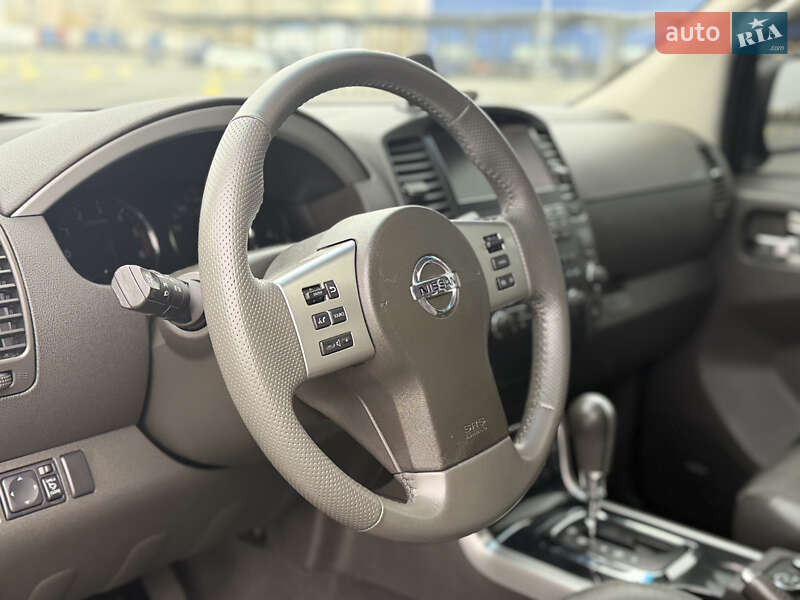 Внедорожник / Кроссовер Nissan Pathfinder 2011 в Киеве