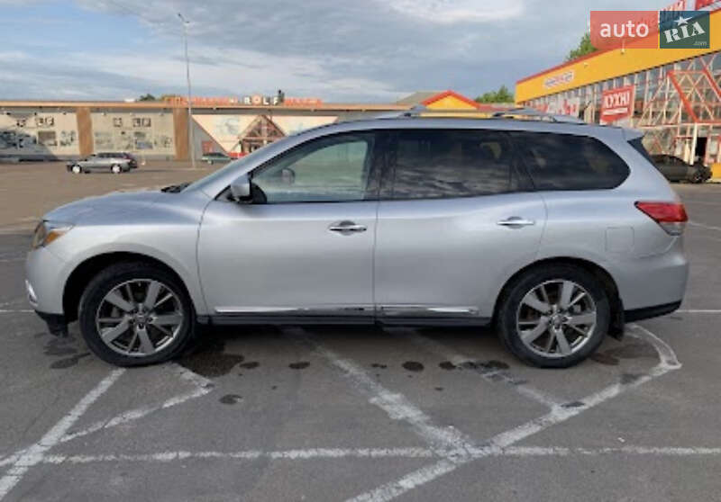 Позашляховик / Кросовер Nissan Pathfinder 2014 в Житомирі