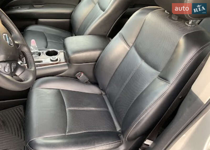 Позашляховик / Кросовер Nissan Pathfinder 2014 в Житомирі