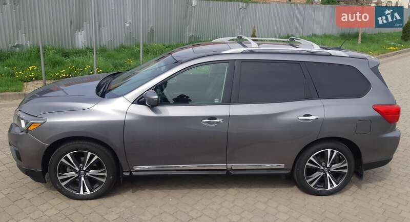 Внедорожник / Кроссовер Nissan Pathfinder 2017 в Львове