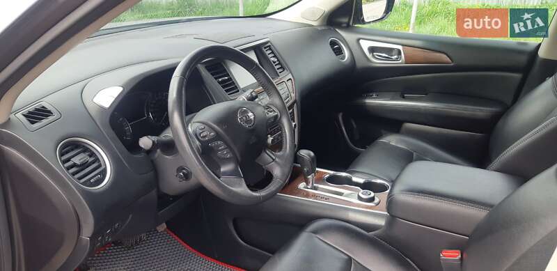 Внедорожник / Кроссовер Nissan Pathfinder 2017 в Львове