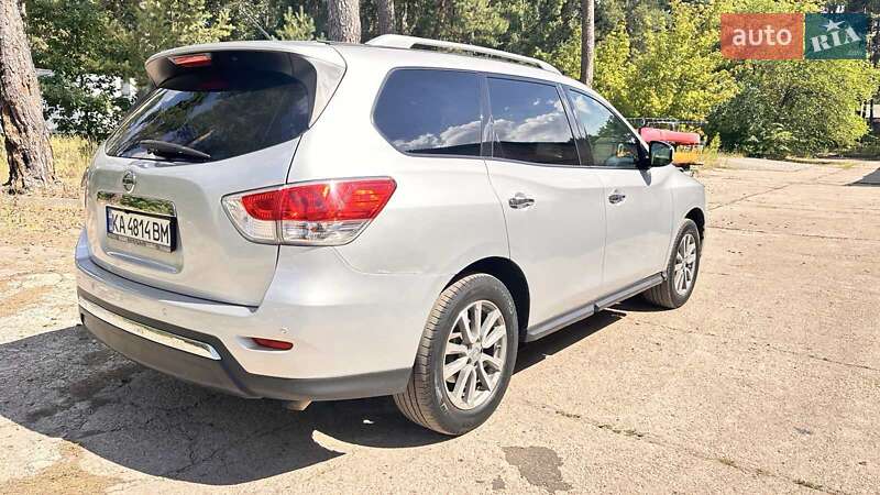 Позашляховик / Кросовер Nissan Pathfinder 2016 в Києві