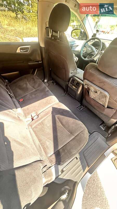 Позашляховик / Кросовер Nissan Pathfinder 2016 в Києві