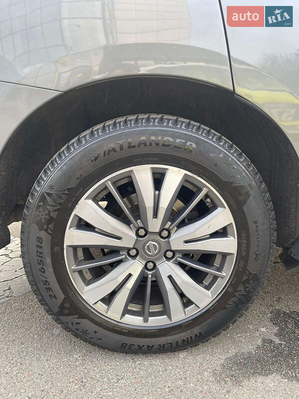 Внедорожник / Кроссовер Nissan Pathfinder 2016 в Киеве